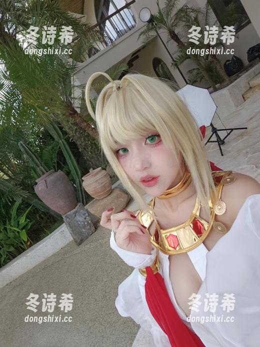 Puy Puy最新清纯作品，让人忍不住想捏捏她那满溢的青春活力！